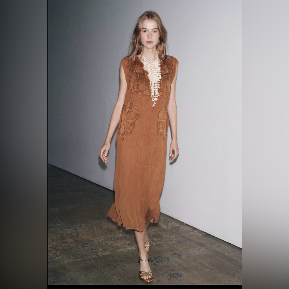 ZW COLLECTION RUCHED EMBROIDERED DRESS